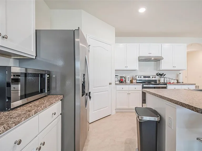 1126 Chichester Ct — Photo 20