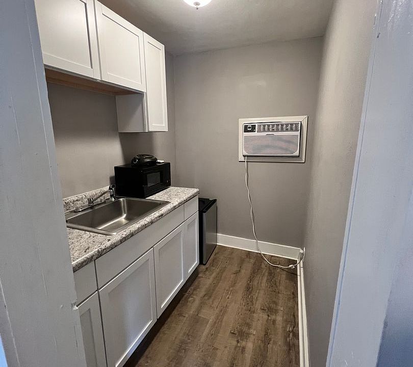 1st image of 1502 Schuyler Ave #13