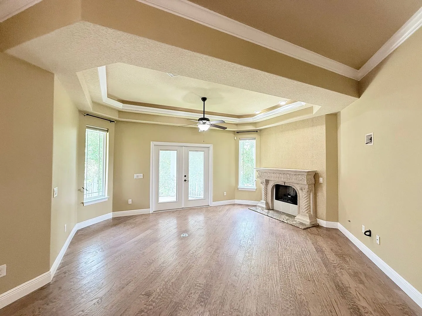 4-Bedroom Multilevel Home - Ashley Plantation — Photo 2