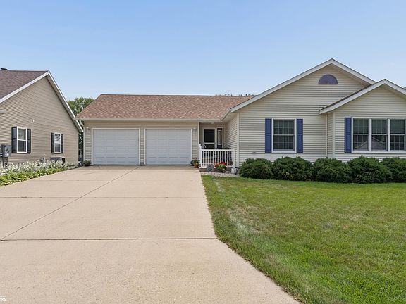 2nd image of 39 Lido Rd