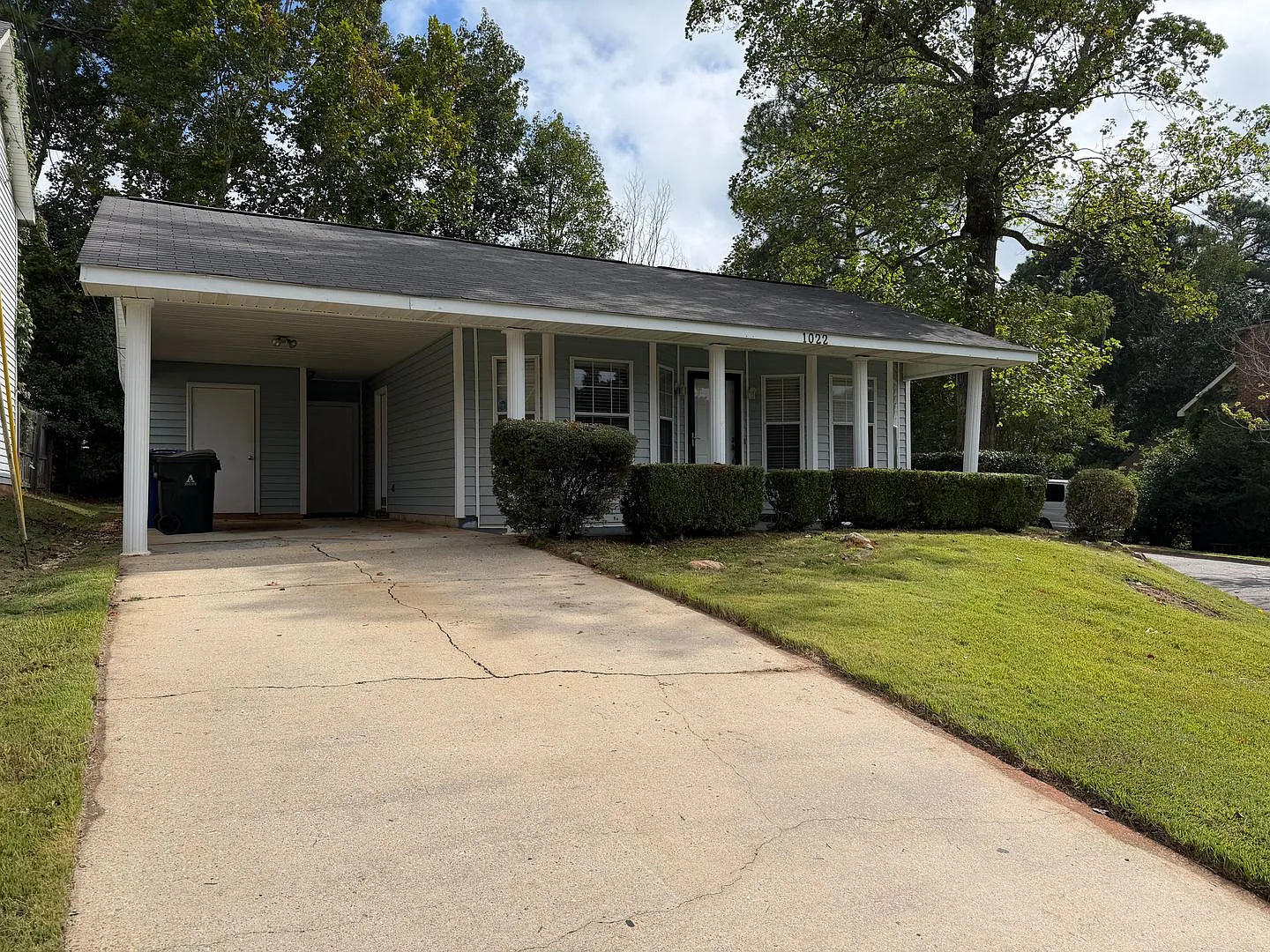 Short Term Lease Available Through April 30! Cute One Level Home In Shelton Park — Photo 1