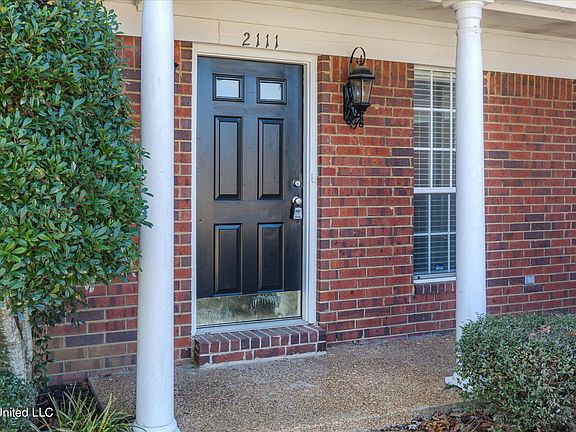 5th image of 2111 Greencliff Dr