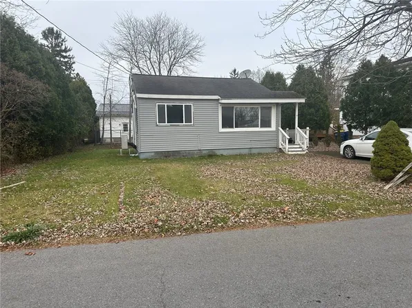 77 Hazelhurst Ave, Auburn, NY 13021