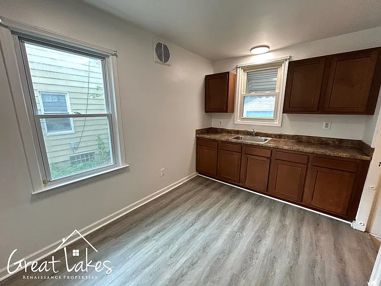 19138 Washtenaw St — Photo 8