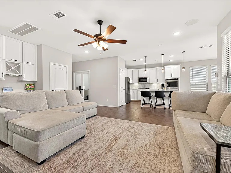 5134 Aedan Oak St — Photo 7