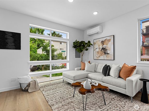 4th image of 6544 A Latona Avenue NE