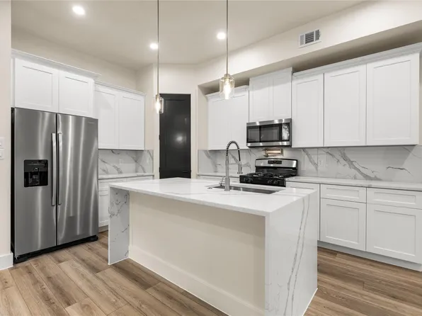 7901 Grandview St, Houston, TX 77051