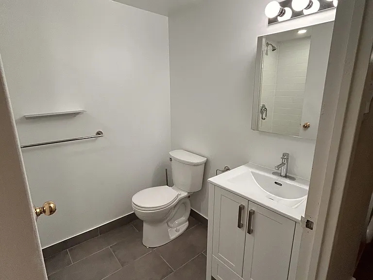 117 Gerrard St E #609 — Photo 5