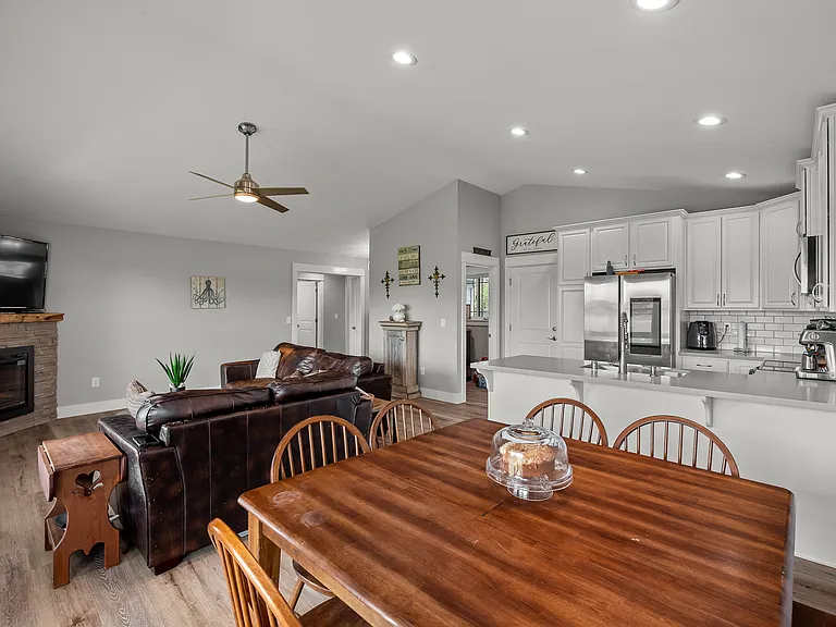571 Puffin Ave NE — Photo 11