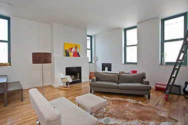 Sold by Avenue Sotheby's International Realty