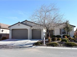 5621 E Fiore Dr, Pahrump, NV 89061