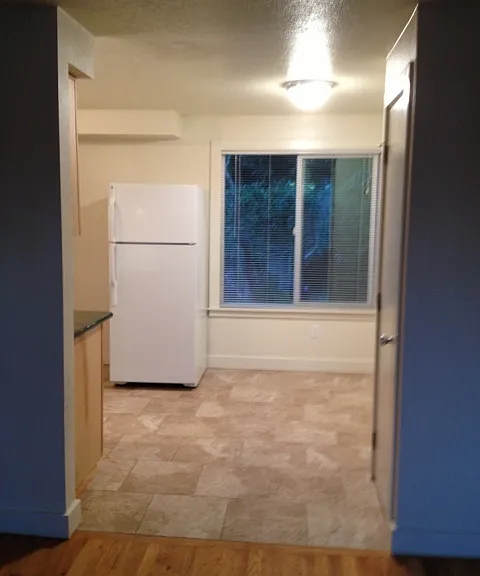 Ainsworth — Photo 26