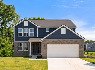 8261 Starina Ct, Brighton, MI 48116