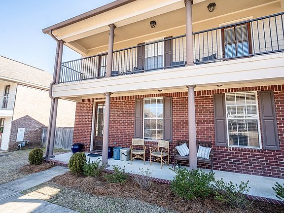 2nd image of 752 Southpointe Commons Loop