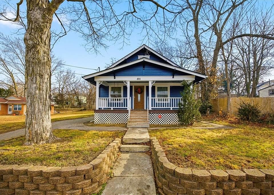 1st image of 201 S Crysler Ave