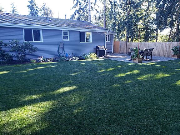 5th image of 1214 S 117th St