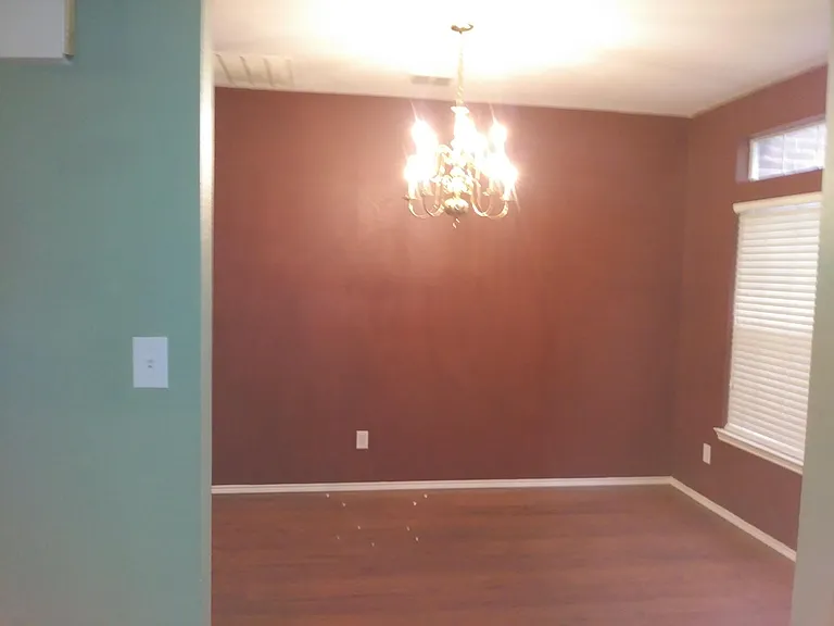 10506 Greenbriar Ln — Photo 3