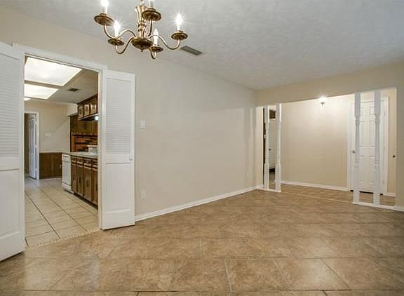 5th image of 735 Madrid Dr