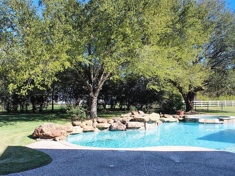 19907 Stone Lake Cir — Photo 33