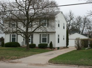 1006 29th St NE, Cedar Rapids, IA 52402