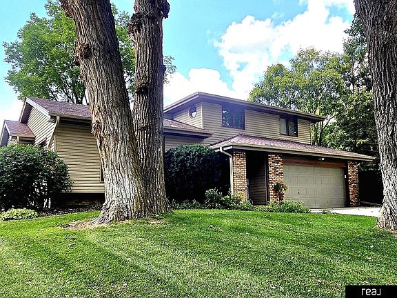 2nd image of 716 S 217th St