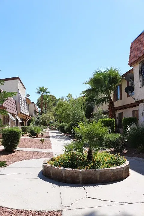 No Showings Until 12/15/25 — Photo 2