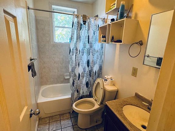 2nd image of 2814 Cantrell St