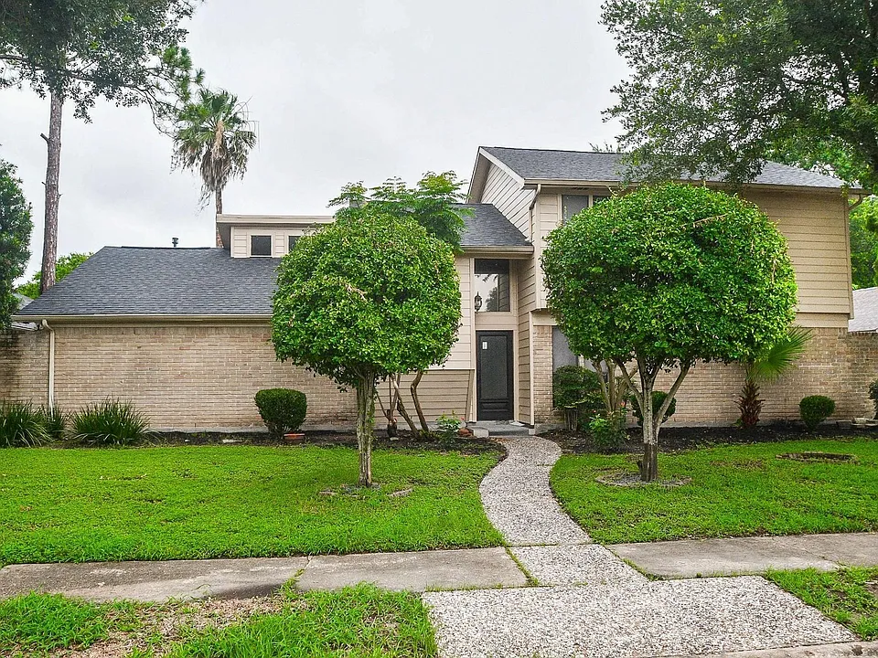 10903 Shawnbrook Dr