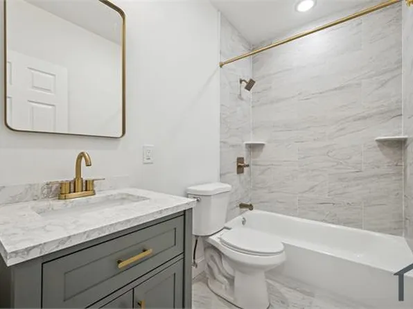 2534 S 61st St #2, Philadelphia, PA 19142