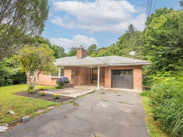 40 Woodcrest Avenue, Wolcott, CT 06716