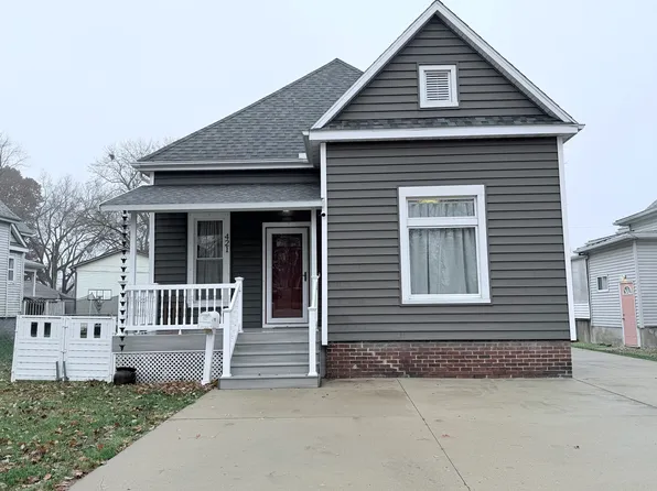 421 N Grant St, Clinton, IL 61727
