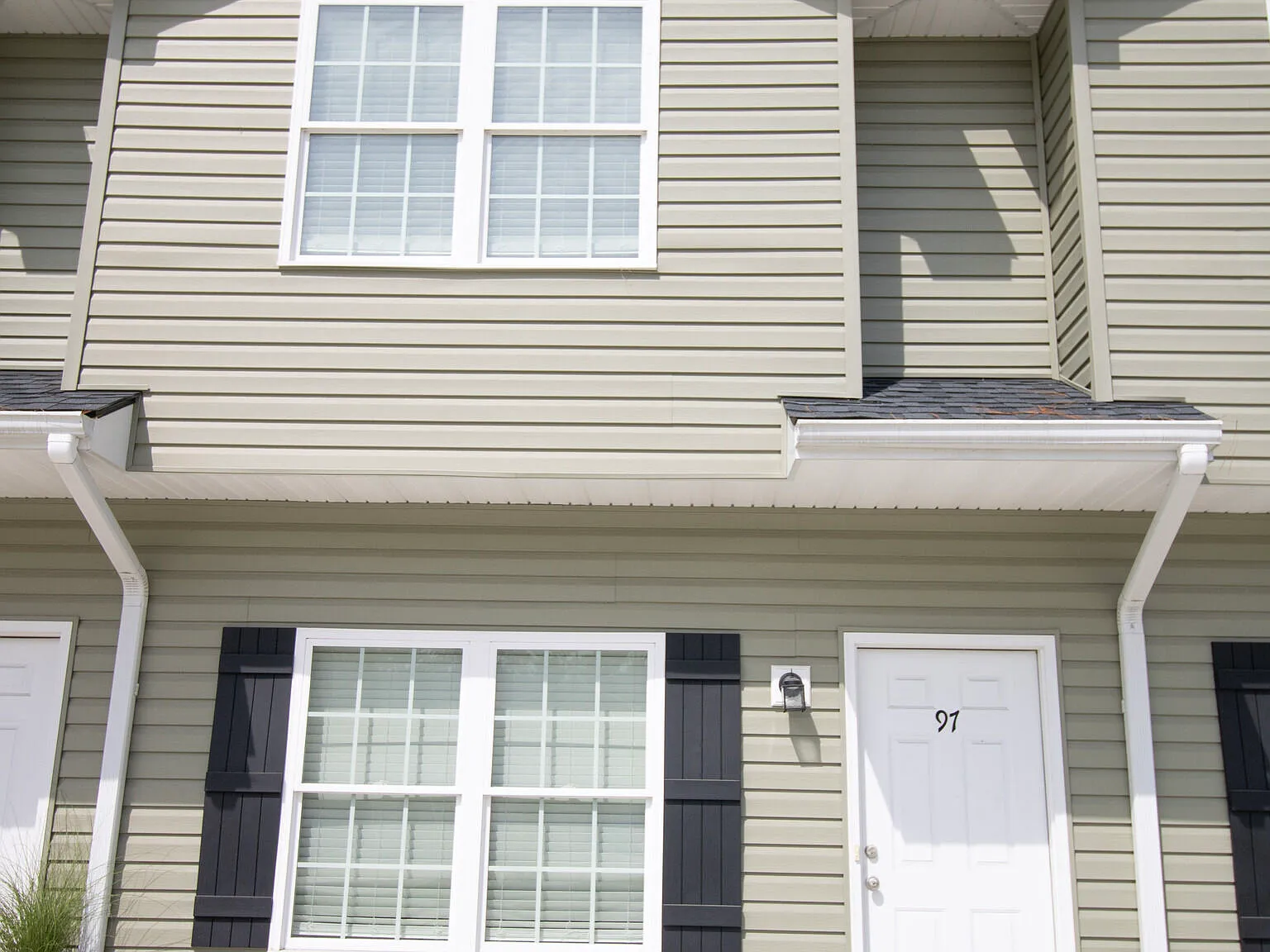 2 bed, 2.5 bath, 1100 sqft, $1,525 — Photo 1
