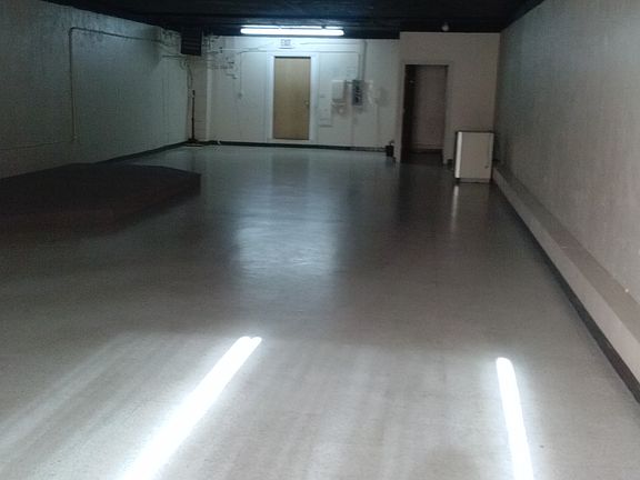 2nd image of 914 W Greenwood Ave