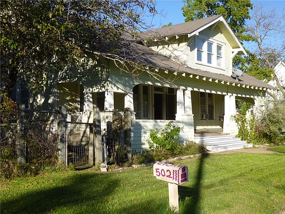 2nd image of 502 W 10th St