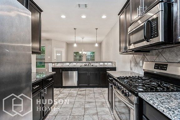 5th image of 8042 Villa Lago Ln