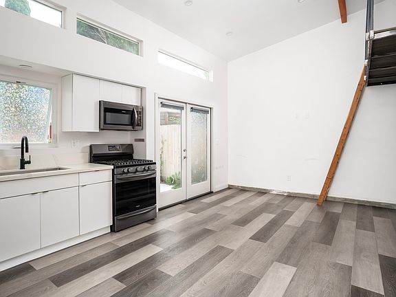 2nd image of 1232 26th St