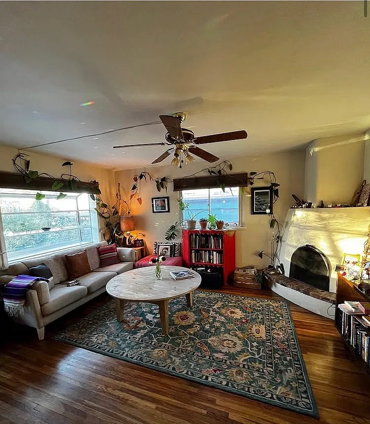 4 bed, 1.5 bath, 1470 sqft, $2,700 — Photo 2