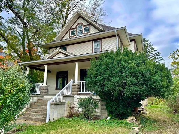 1517 Elm St, Grinnell, IA 50112