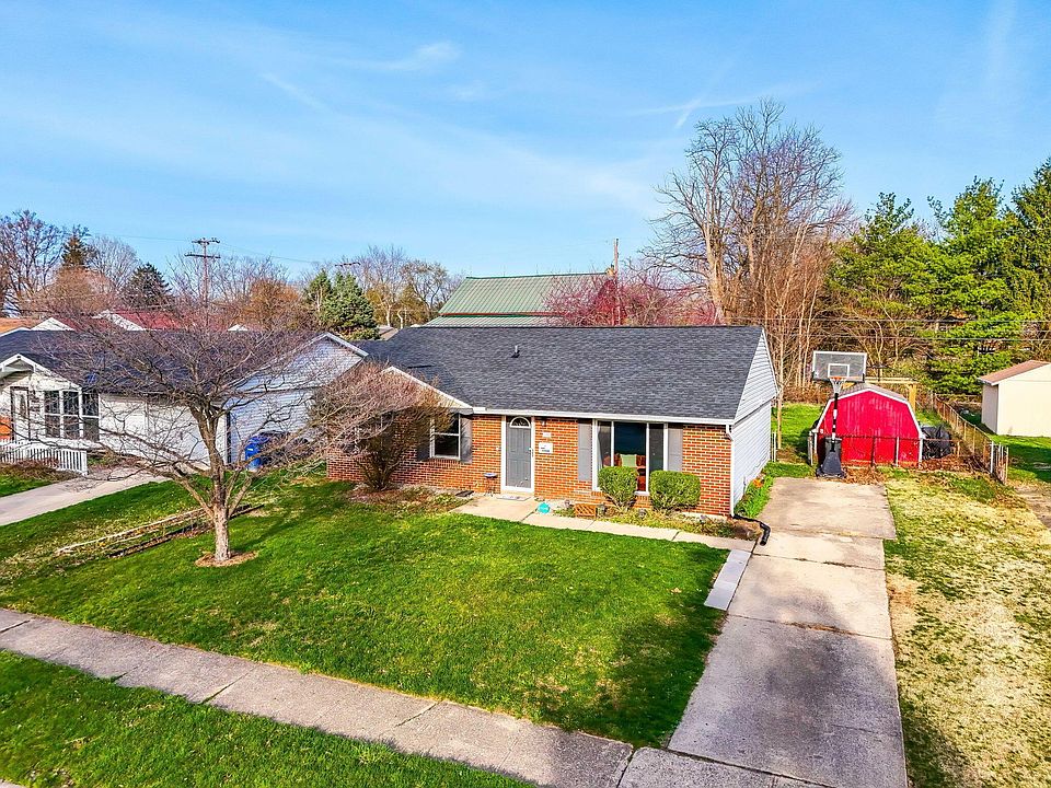 1st image of 210 Imperial Dr