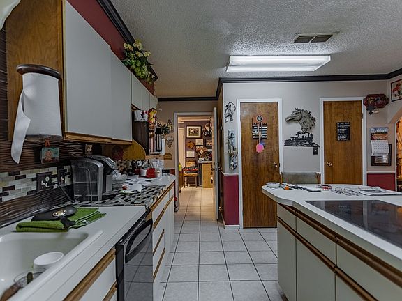 4th image of 3526 N Vega Ave