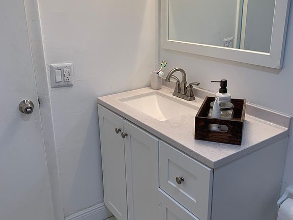 3rd image of 6051 SW 41st St APT 105