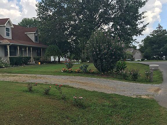 5th image of 130 Neal Ave