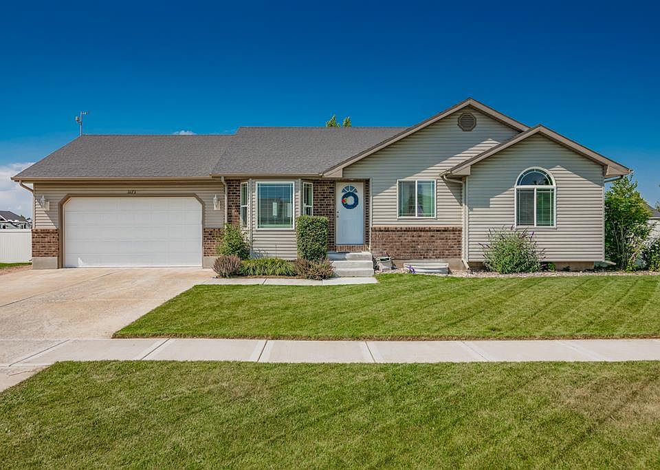 1st image of 3173 E Sweet Briar