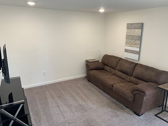 3rd image of 14 Laurel Ln #208