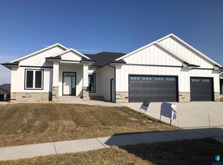 5600 E Daybreak Cir, Sioux Falls, SD 57110