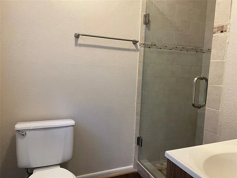 121 Tuna St — Photo 7