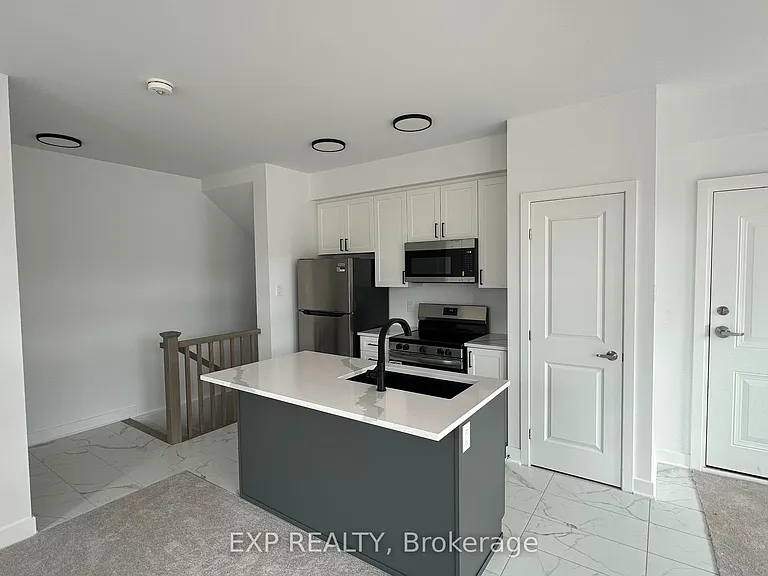 1055 Cedar Creek Dr #J — Photo 3
