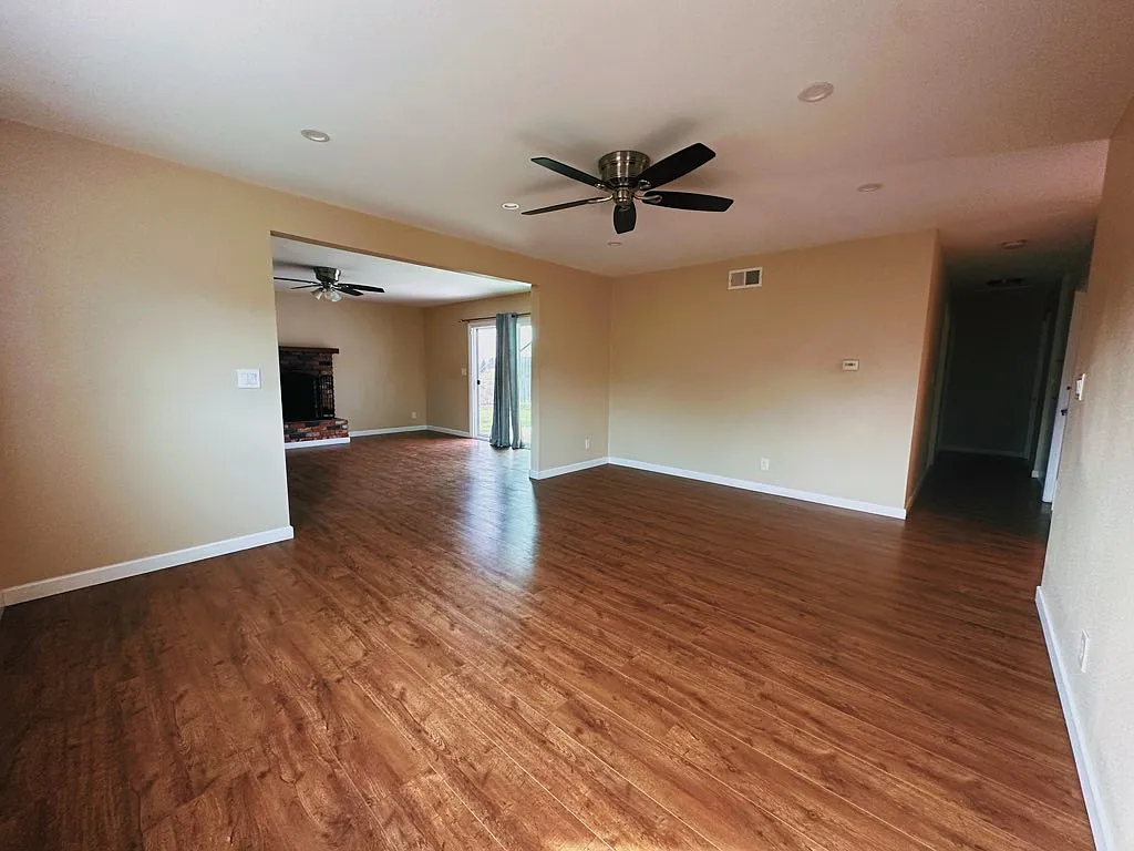 5220 Limerick Ave — Photo 2
