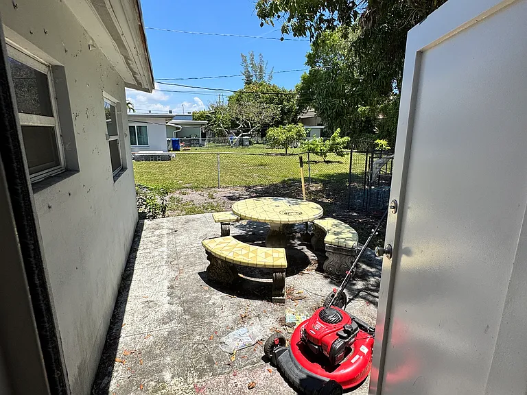 1296 NW 24th Ave — Photo 13