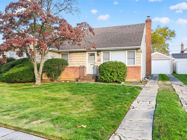 716 Truman Ave, East Meadow, NY 11554